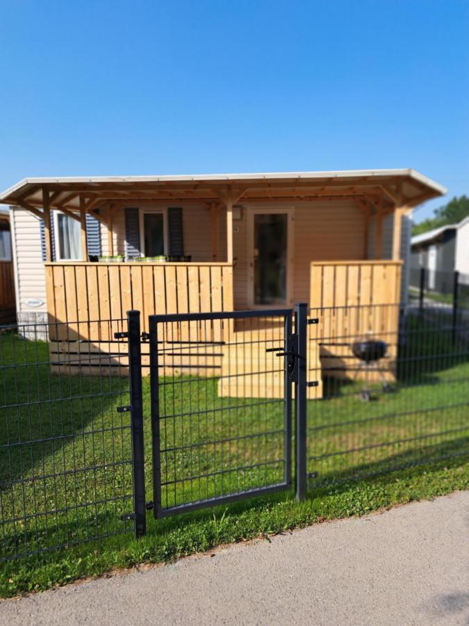 Mobilheim Chalet Bei Georg Seekirchen am Wallersee Dış mekan fotoğraf